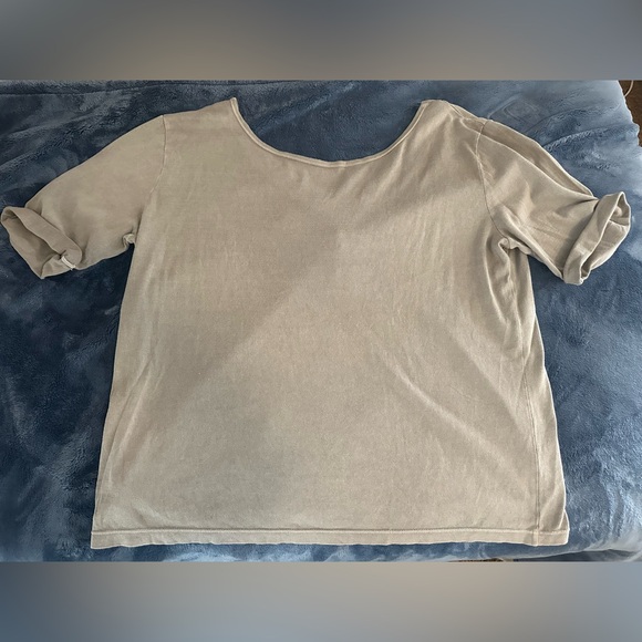 ASKKNY Women’s Gray Back V-Neck Tee NWT Size Large - Picture 3 of 5